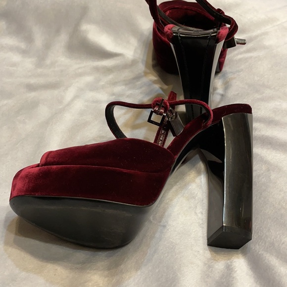 Velvet Tom Ford high heels - Picture 4 of 6